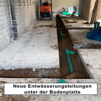 Neue Entwässerungsleitungen unter der Bodenplatte