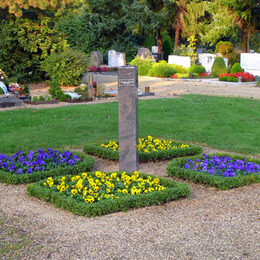 Pflegefreies Urnengab auf dem Friedhof Kreuzau